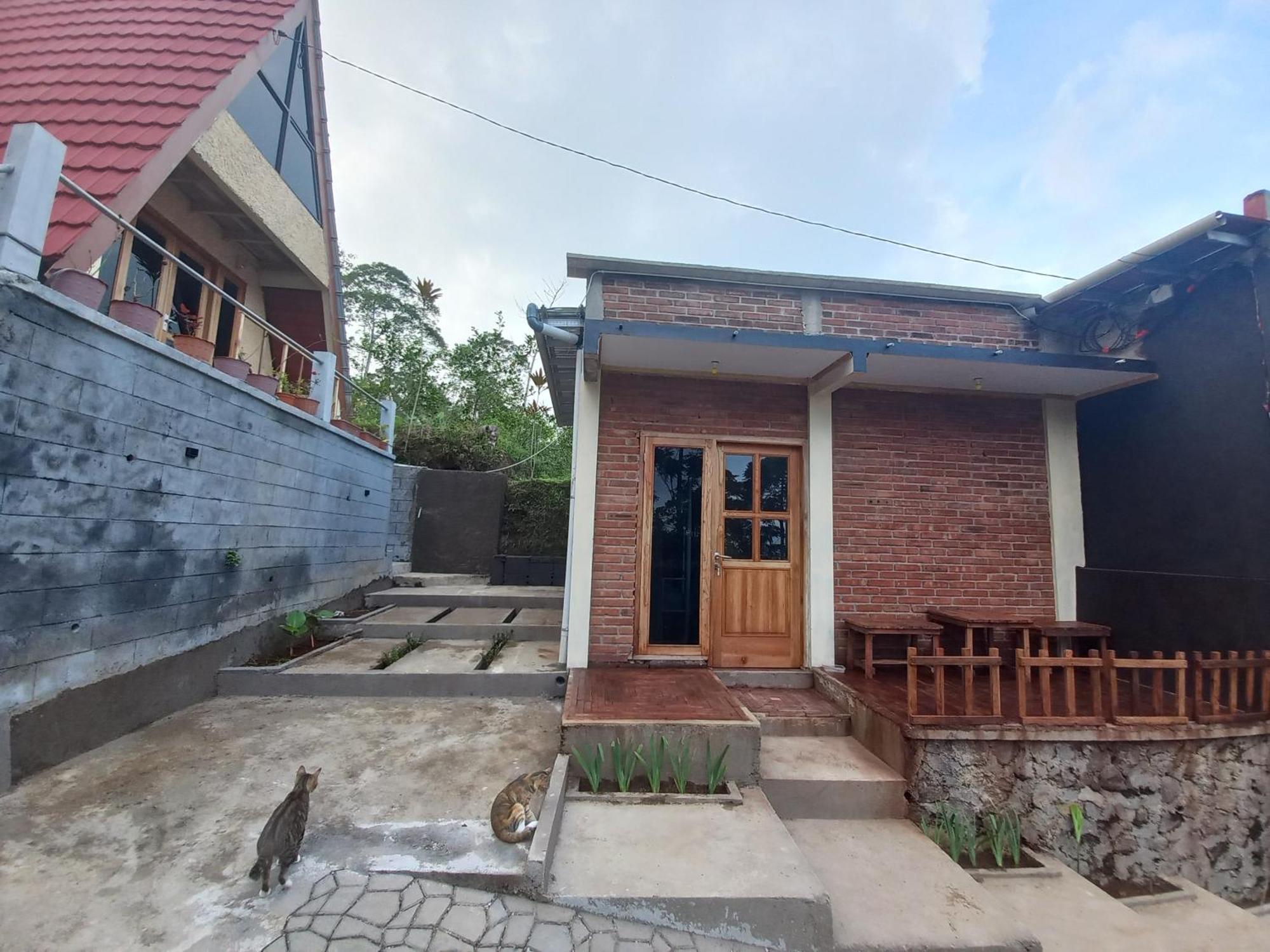Agora Home Wonosobo Esterno foto